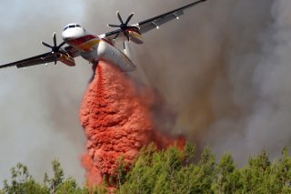 Pour le Conseil fédéral, il est prématuré d'acheter un avion d'extinction de type Canadair (archives).